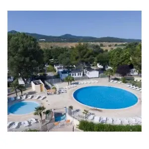 Camping Le Domaine Des Iscles, La Roque-d'Antheron